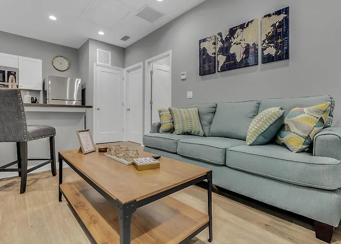 New 1/1 :Loft Minutes From Heart Of Tampa -Unit C