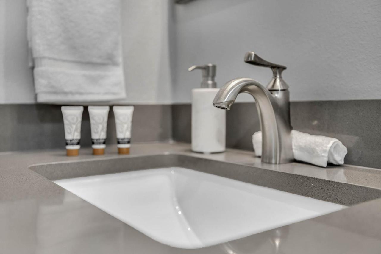 New 1/1 :loft Minutes From Heart Of -unit C Apartamento *